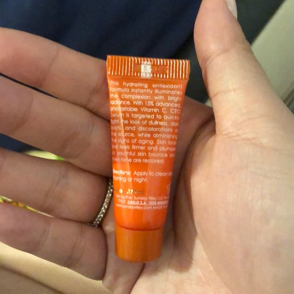 Sunday Riley C.E.O Rapid Flash Brightening Serum - Picture 3 of 3